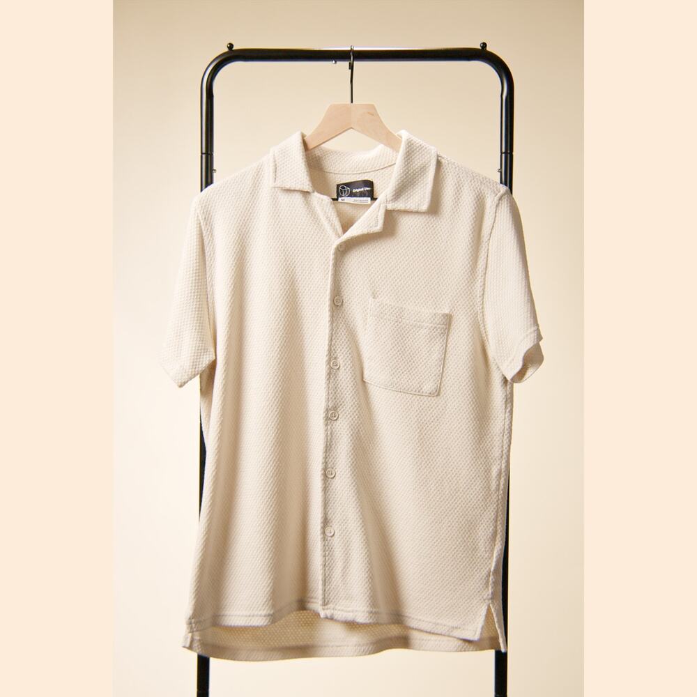 Original Use Men's M Cream Textured Short Sleeve Button Up Camp Shirt
